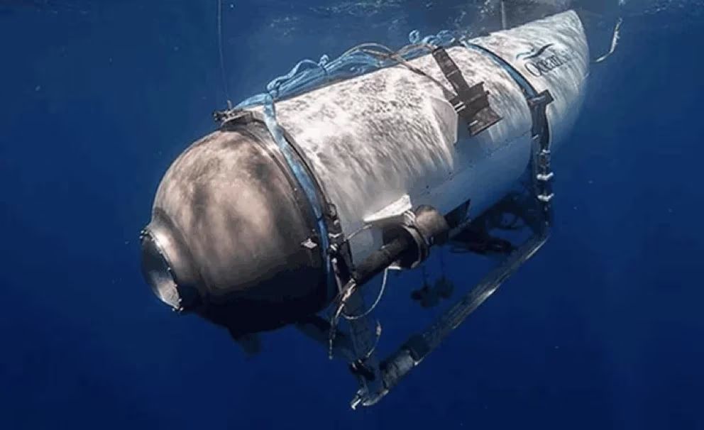 Desapareció un submarino que hace viajes para turistas a ver los restos del Titanic: lanzaron una operación de rescate