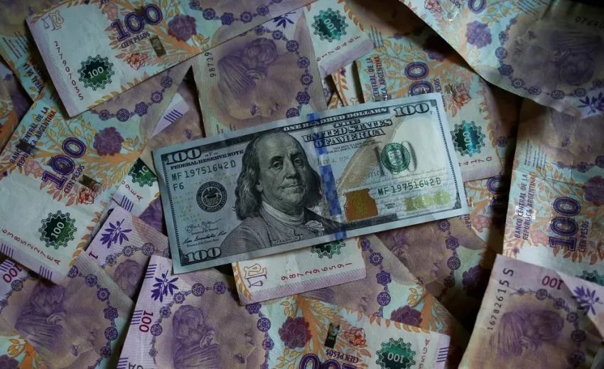 Sin escalas: el dólar blue se vendió a $ 503 y alcanzó un nuevo récord