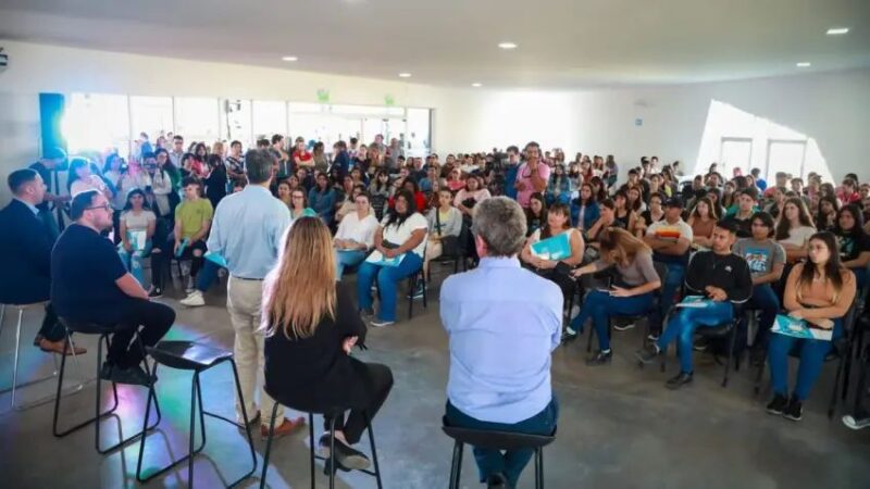 Construir Futuro: 315 estudiantes de la Uncaus recibieron su beneficio