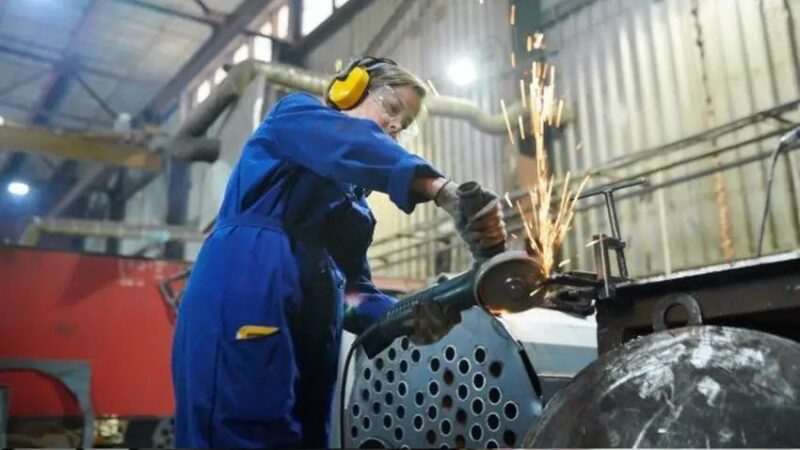 La industria creció en mayo por tercer mes seguido