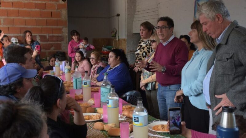 GUSTAVO EN BARRANQUERAS DIALOGÓ CON VECINOS SOBRE SUS DEMANDAS MÁS URGENTES Y DESTACÓ LA IMPORTANCIA DE LA CONSTRUCCIÓN COLECTIVA