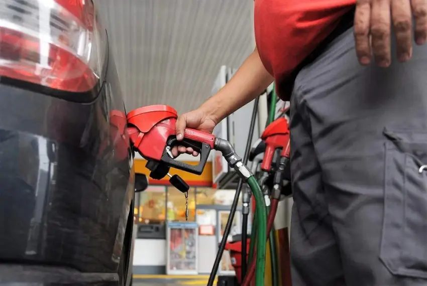 Amenazan con no vender combustible durante la noche