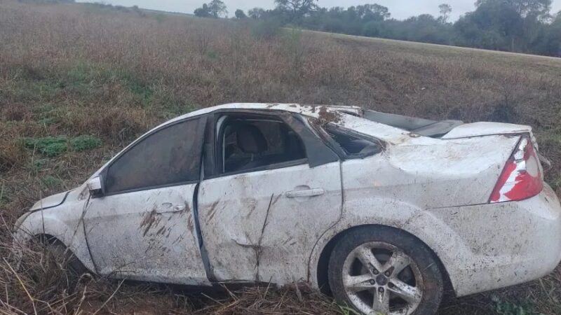 Un conductor perdió el control de su auto y tuvo un fuerte accidente en General Pinedo