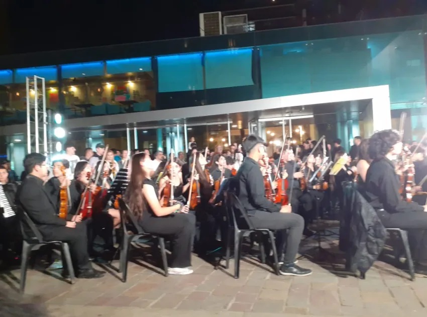 Gran participación de la orquesta chaqueña «Vientos de Cambio» en un festival sinfónico en Córdoba