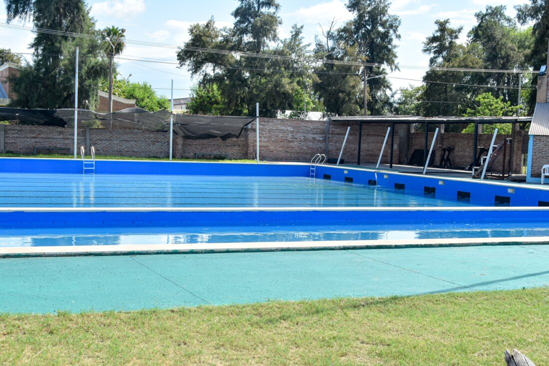 Sáenz Peña: El lunes 22 se inscribe para la “escuela de natación” en la pileta del Polideportivo Municipal