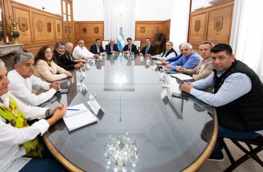 Reunión clave en la Rosada: el Gobierno recibe a la CGT para acercar posiciones sobre la reforma laboral