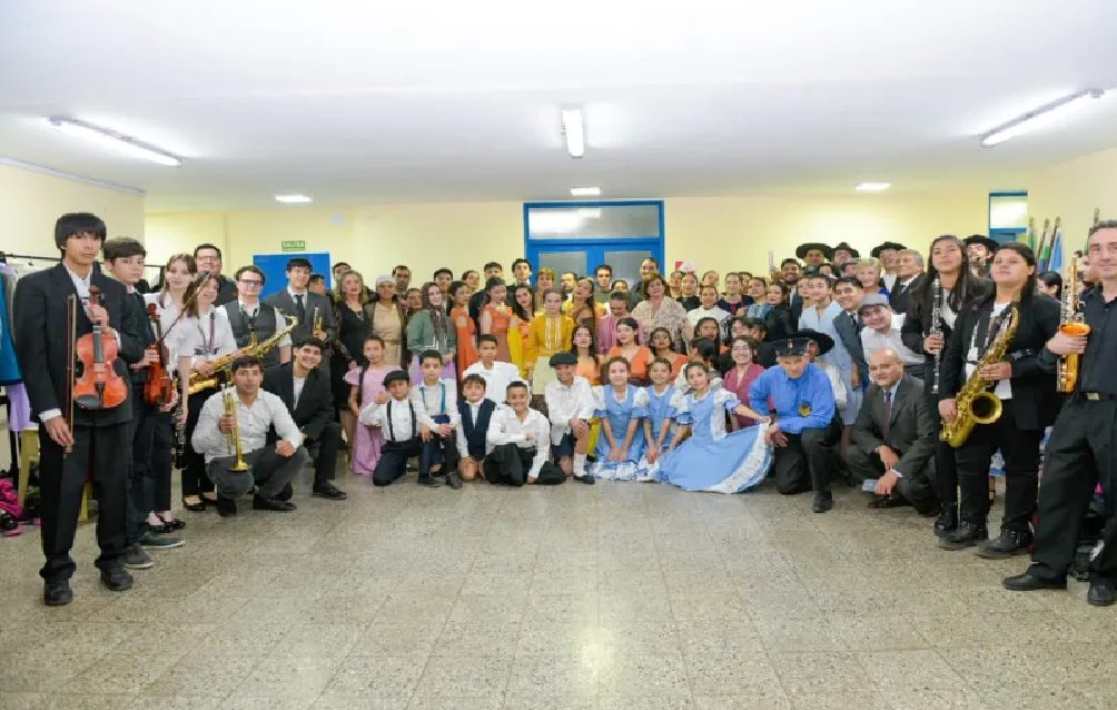 El Ballet de Cultura de Sáenz Peña se presentó en la Bienal 2024