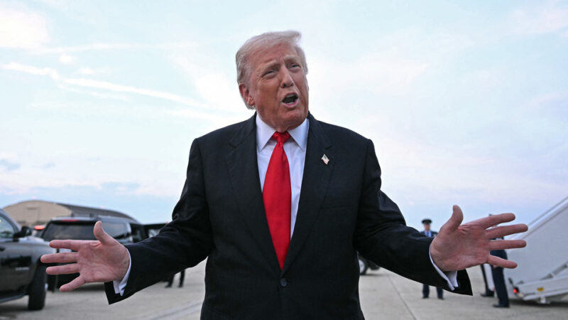 Trump celebra la dimisión del director general de la BBC 